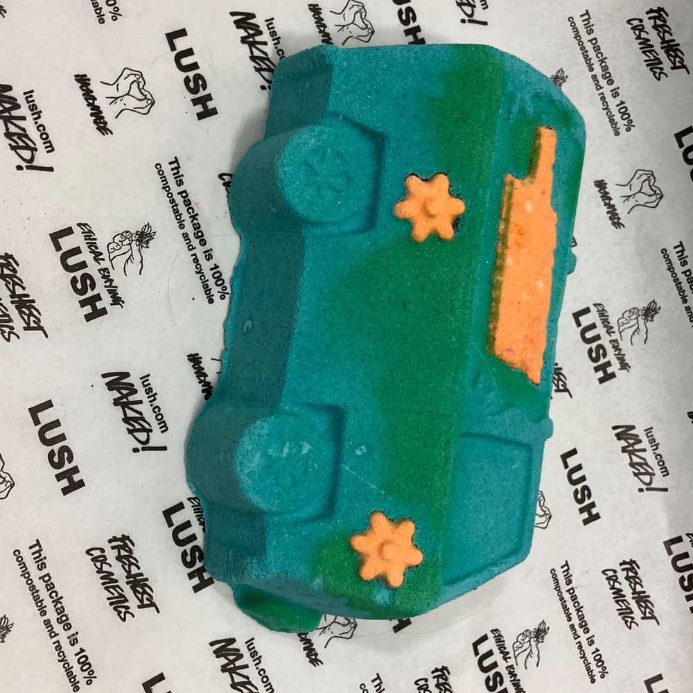 LUSH Scooby Doo Mystery Machine Bath Bomb - Picture 9 of 9
